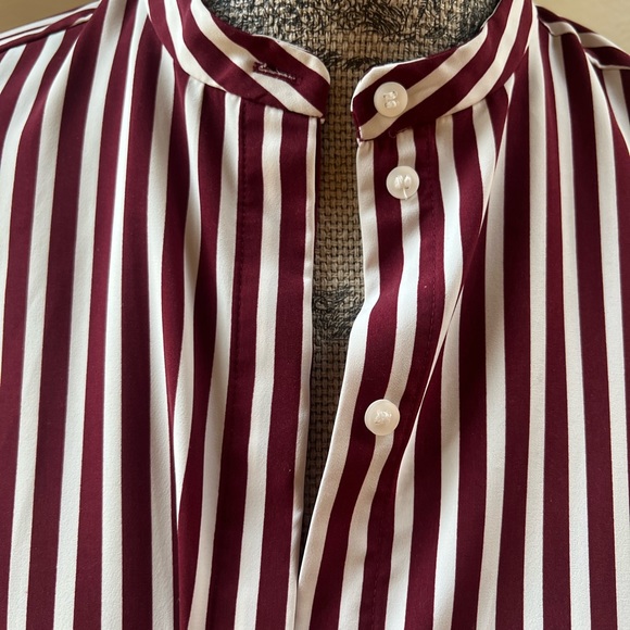 LAST PRICE 🍒🤍H&M button front shirt ✨ - Picture 8 of 8